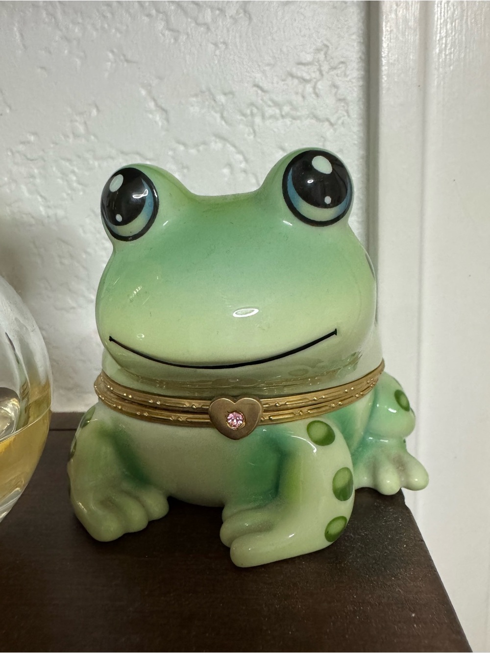 The Bradford Exchange Hoppy Frog Heirloom Porcelain Animoges Music Box